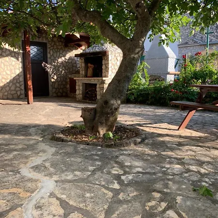 Julia * Trogir