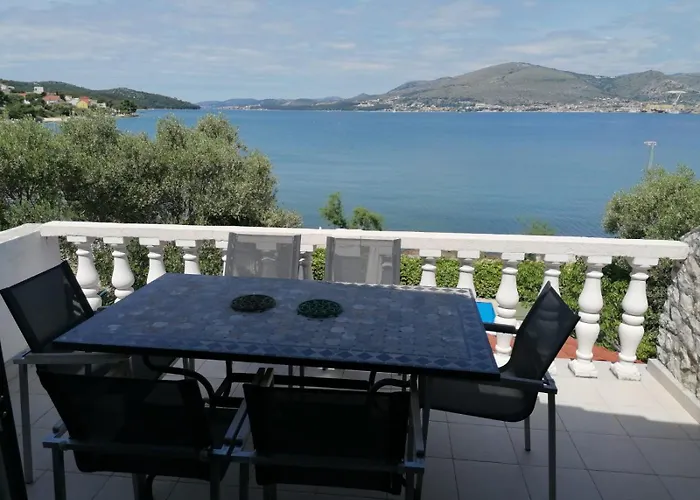 Julia Daire Trogir